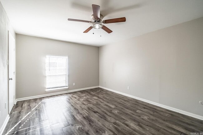 Building Photo - 1601 N Bryant St