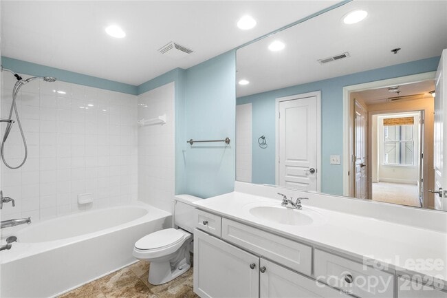 Building Photo - 1315 East Blvd