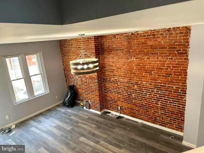 Building Photo - 2323 N Gratz St
