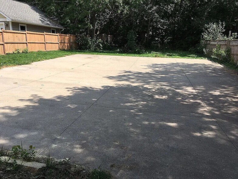 Backyard/ Back lot - 670 S Governor St