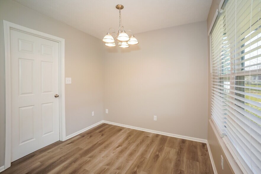 Building Photo - 509 Village Blvd
