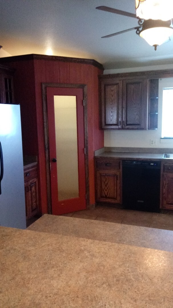 Building Photo - Amazing Country property!