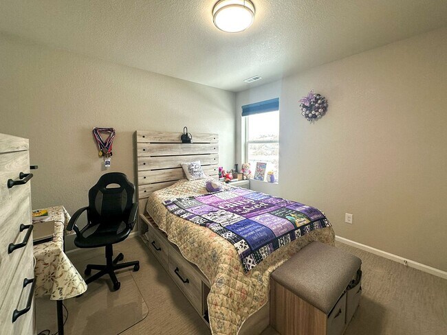 Building Photo - Meadowlark serene 4bd retreat