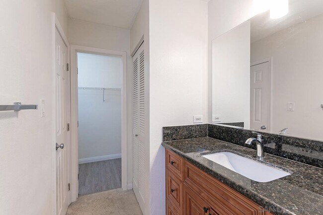 Building Photo - 7455 Charmant Dr