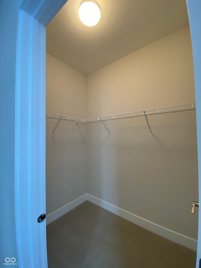 Building Photo - 1070 Valentine Ln