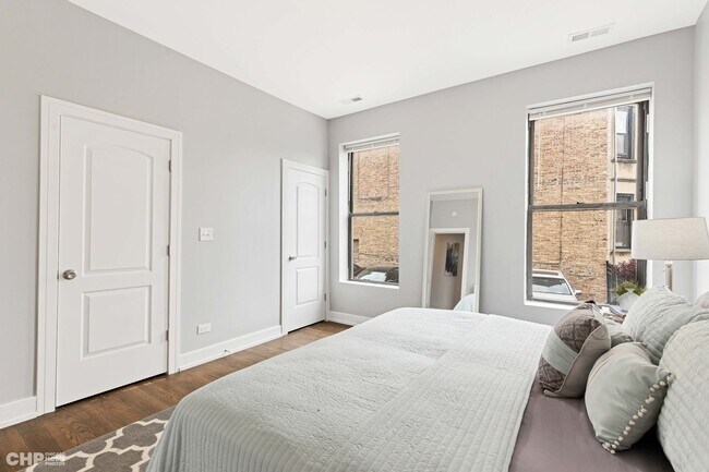 Building Photo - 416 E 44th St