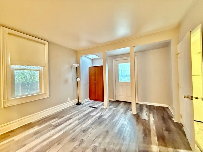 Building Photo - 1402 O Ave