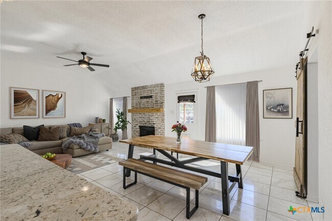 Building Photo - 3081 Colorado Dr