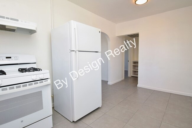 Building Photo - Modern Duplex with Huge Fenced Yard Near Downtown Tucson