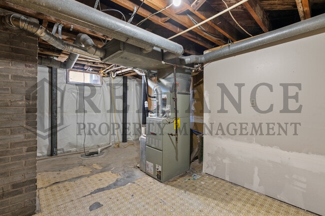 Building Photo - 1125 W 16th St N