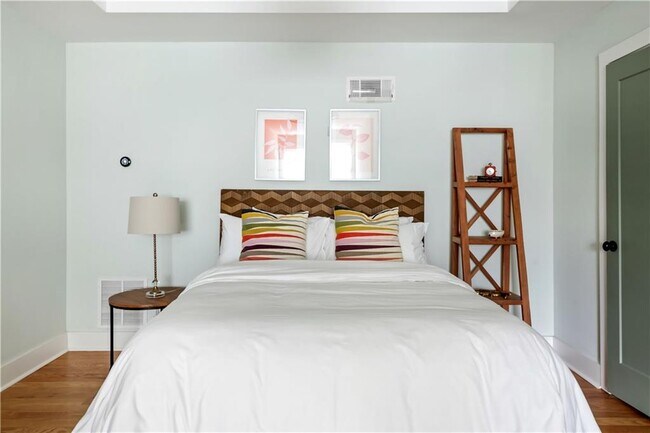 Building Photo - 1393 Glenwood Ave SE