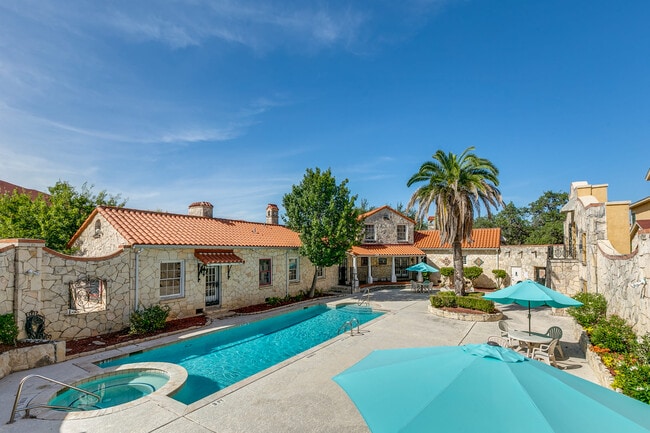 Building Photo - 6160 Eckhert RoadUnit 1005