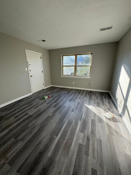 Building Photo - 3712 Hacker Ct