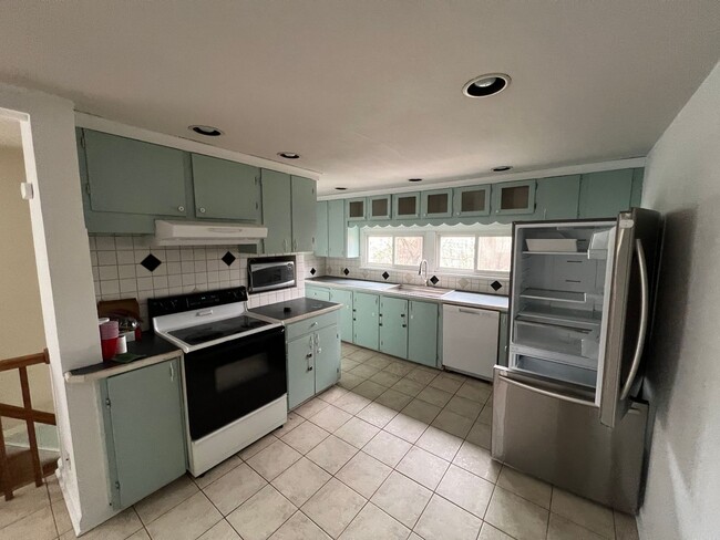 Building Photo - Single Family Home in Vestal for Rent