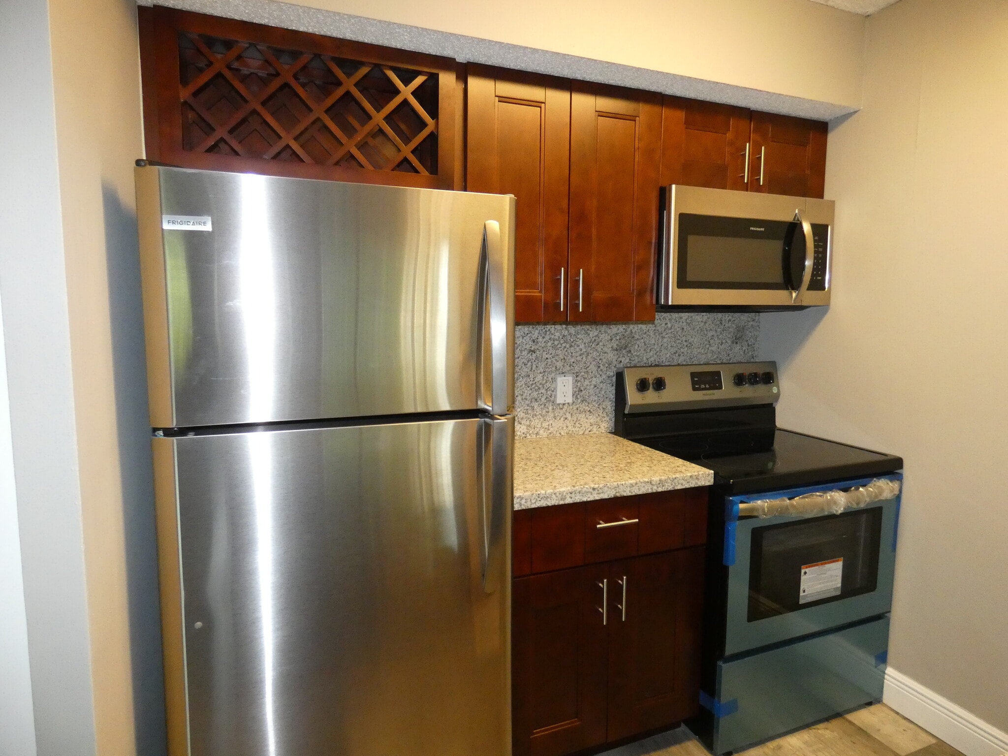 Building Photo - 5740 Rock Island Rd