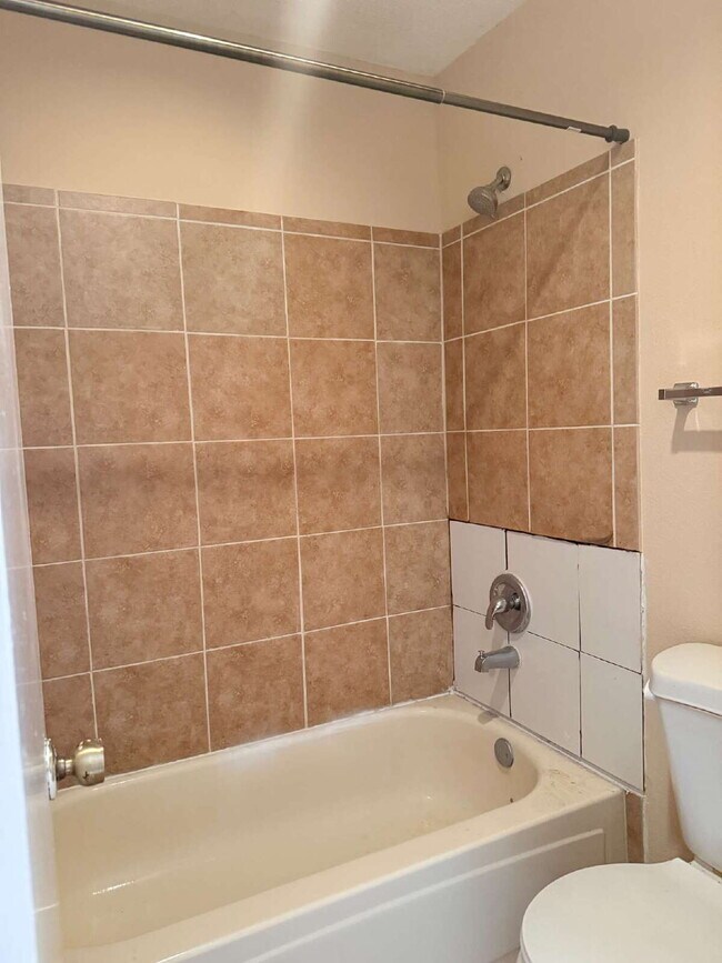 Building Photo - Two Bed/ Two Bath Duplex Home, Close to Ft. Sam Houston