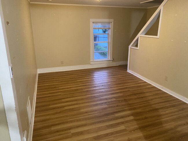 Building Photo - 47 Fairview St