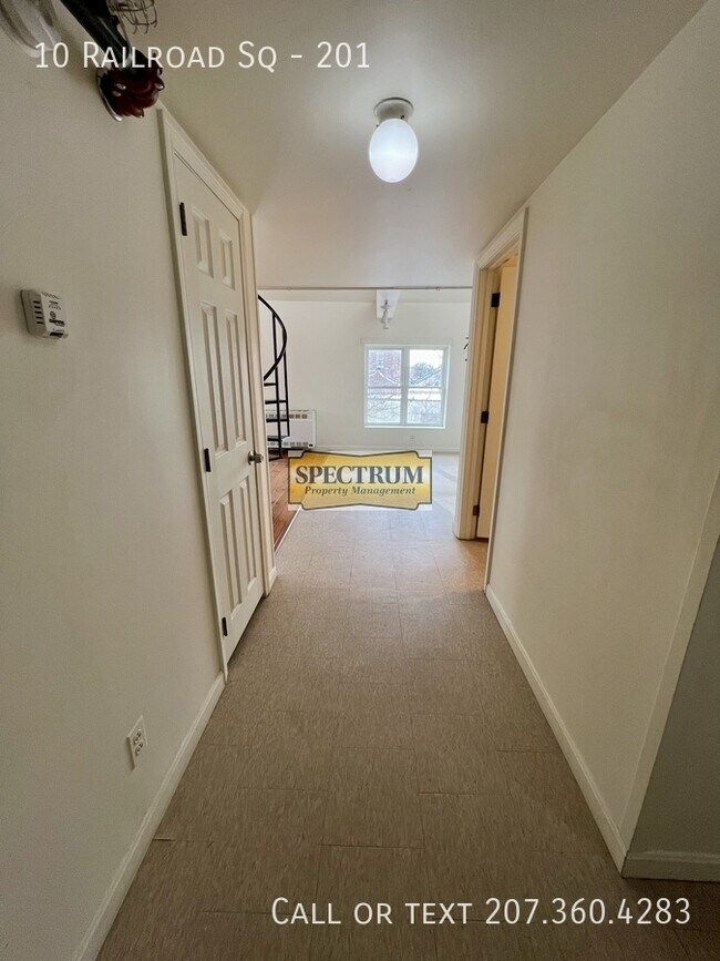 Building Photo - 10 Railroad Square