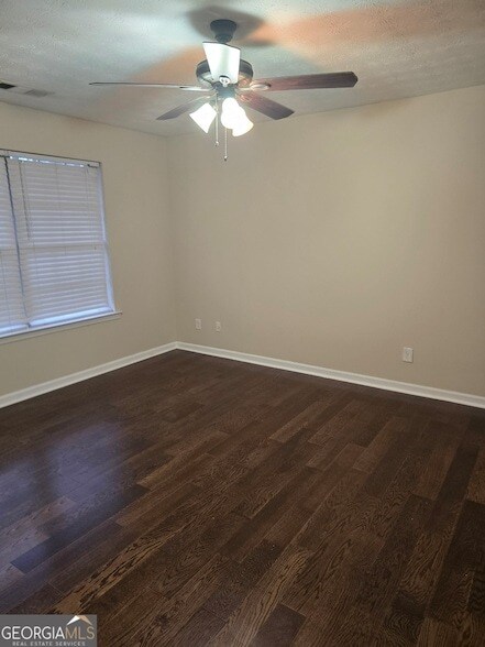 Building Photo - 2727 Manor Cove