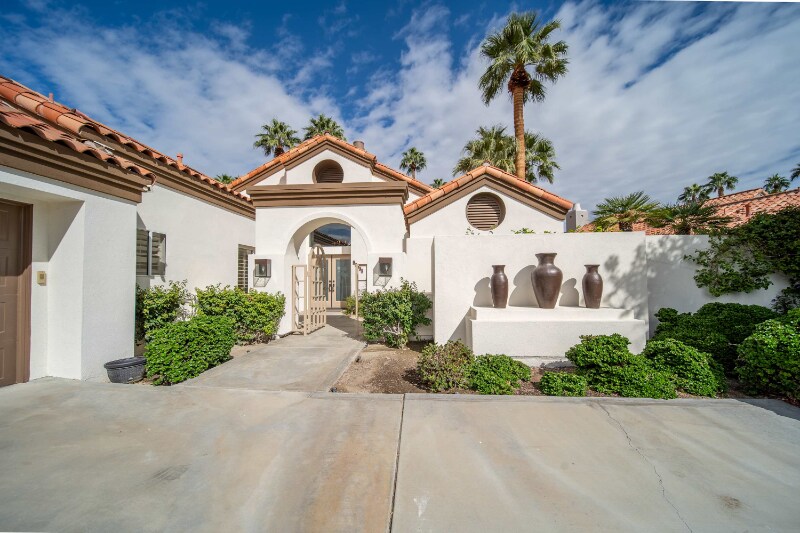 Building Photo - 55935 Pinehurst