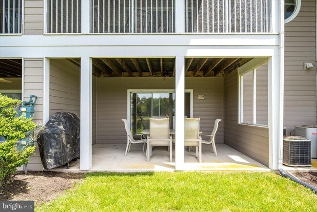 Building Photo - 38259 Lake Dr
