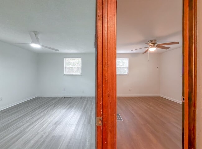 Building Photo - 1210 Carson Dr