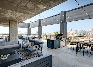 Building Photo - 198 N Ada St