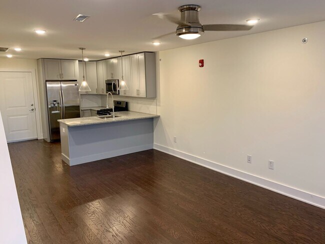 Building Photo - Stunning 2-Bed Condo with Private Roof Deck in Norris Square! Available mid-July!