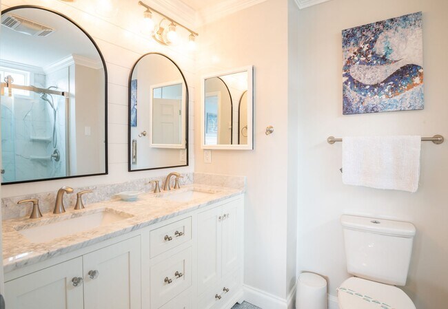 Building Photo - OFF-SEASON MONTHLY RENTAL AVAILABLE MARCH OF 2026