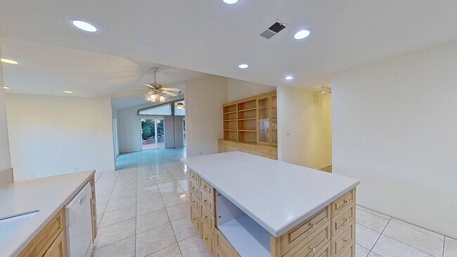 Building Photo - 5022 Hemlock