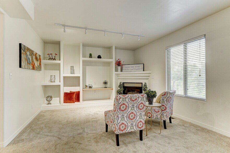 Building Photo - 619 Manitou Blvd