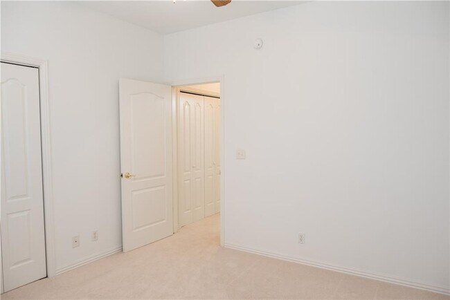 Building Photo - 8 Morganshire Dr