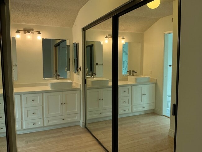 Building Photo - Charming 4 Bedroom 2 Bath 2 Story Home in the City of Fullerton