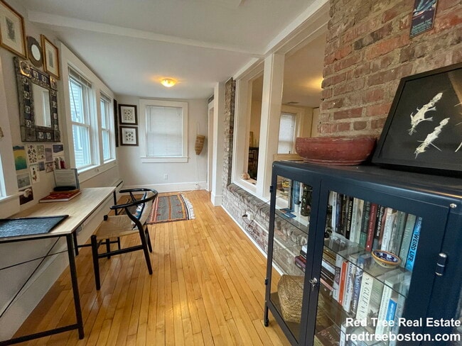 Building Photo - 7 Riverside Pl