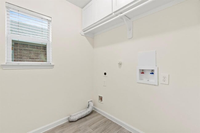 Building Photo - 20231 Mammoth Falls Dr