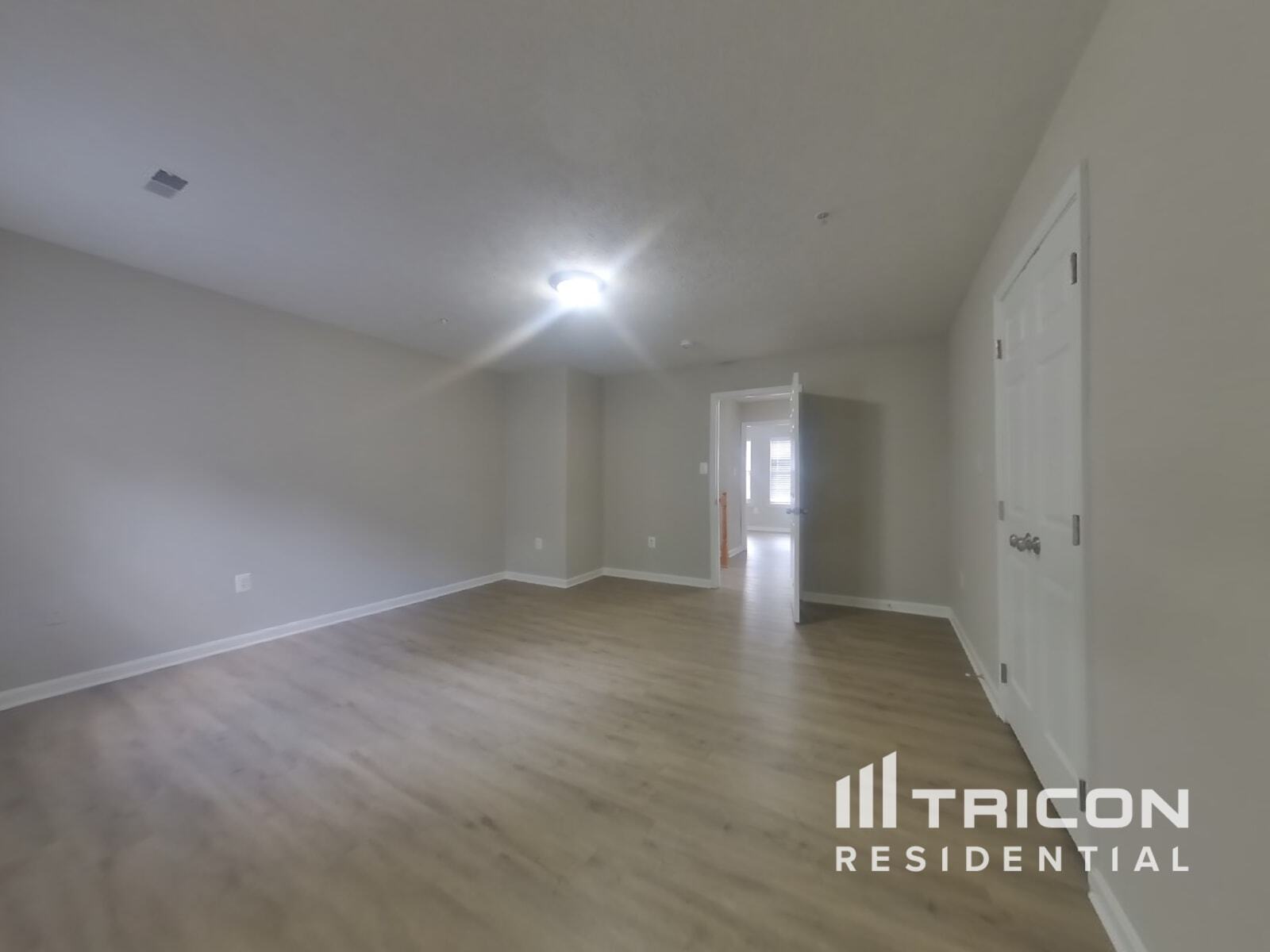 Building Photo - 8014 Bullfinch Pl
