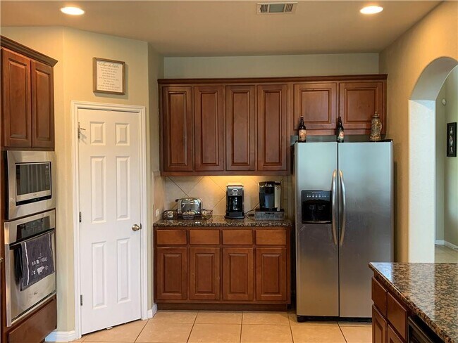 Building Photo - 16409 Broadbay Dr