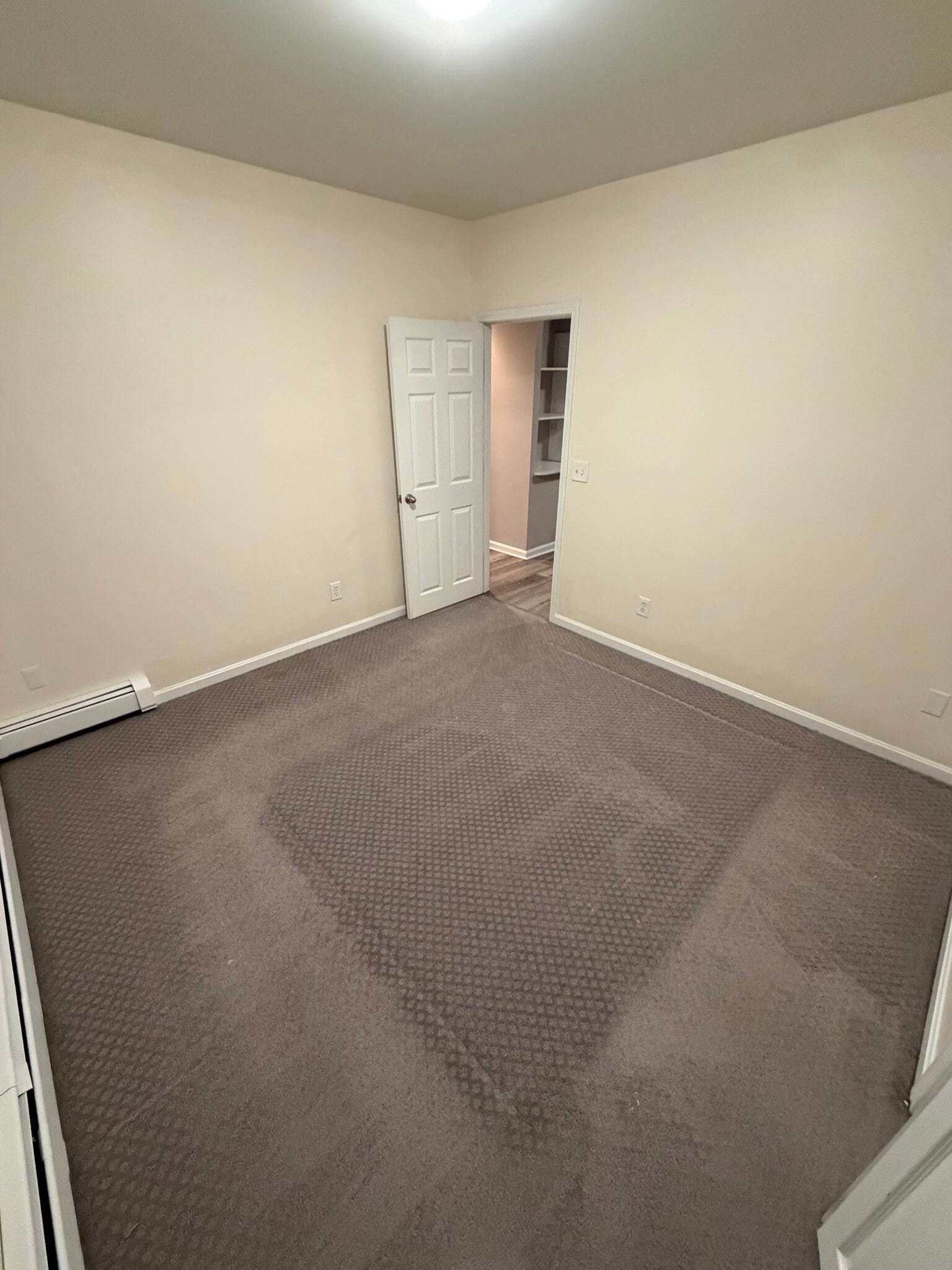 Building Photo - 406 N Broadway