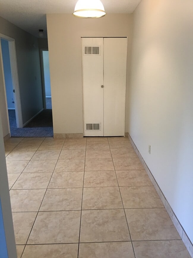 Building Photo - Property in Park Hill School District!