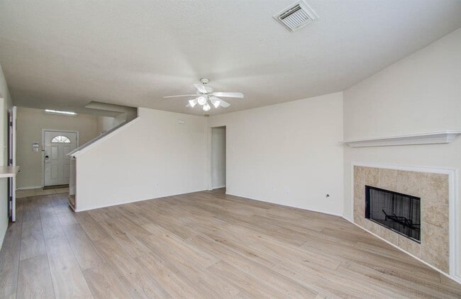 Building Photo - 12026 Parkers Hideaway Dr