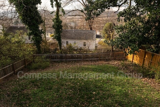 Building Photo - 933 E Churchwell Ave