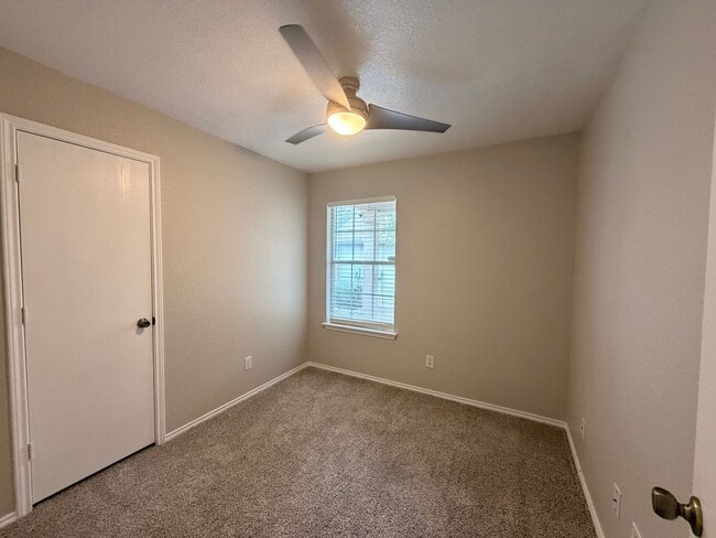 Building Photo - CUTE ONE STORY - 3 BEDROOM / 2 BATH HOME W...