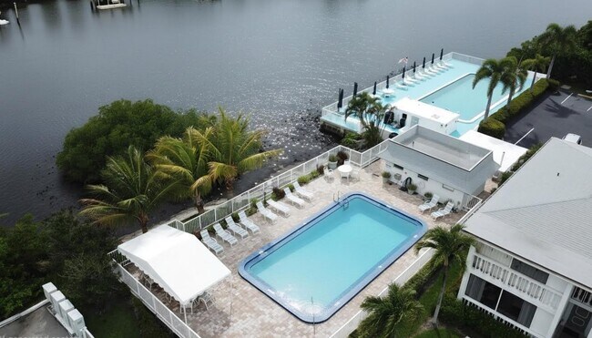 Building Photo - 4201 S Ocean Blvd