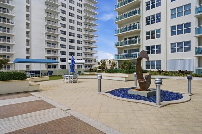 Building Photo - 3900 Galt Ocean Dr