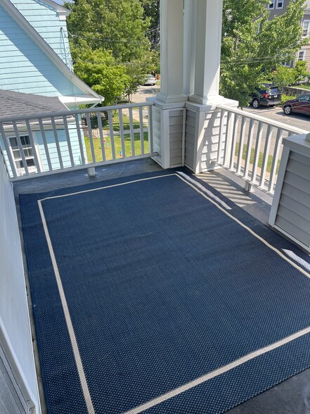 Second Floor Porch Angle 2 - 100 Lauriston St
