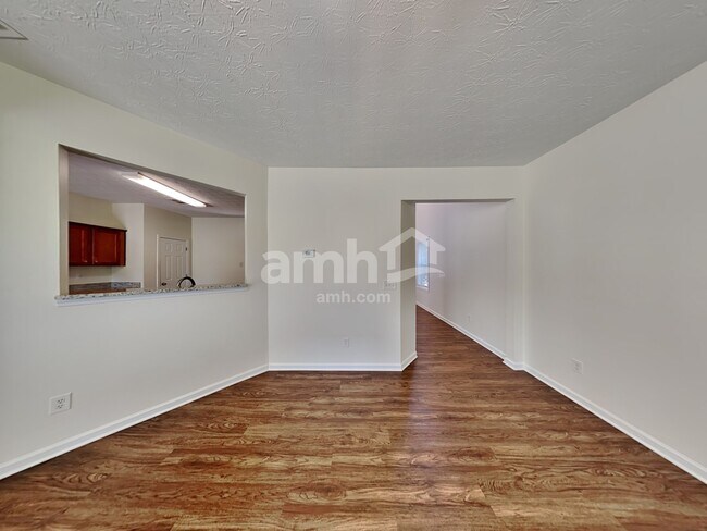Building Photo - 908 Gardenia Curve