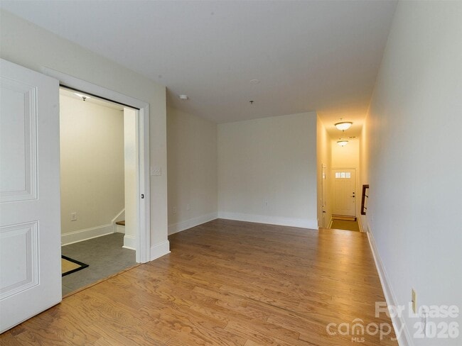 Building Photo - 100 N Laurel Ave