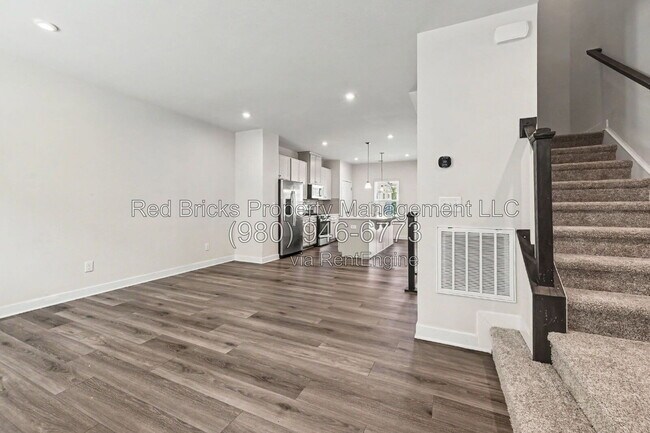 Building Photo - 9342 Mallard Mls Dr