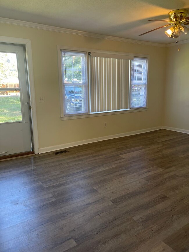 Building Photo - Single Level Rental in Sanford, NC - 3 Bed...