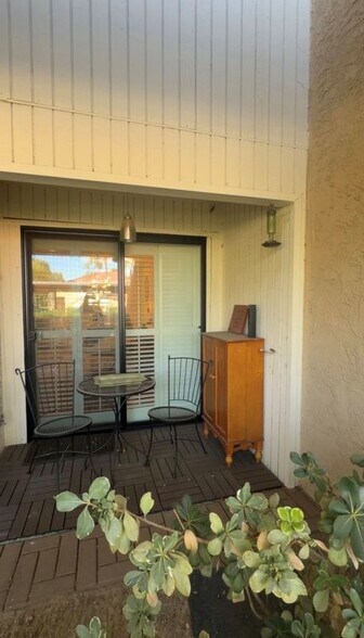 Building Photo - 2801 N Los Felices Rd